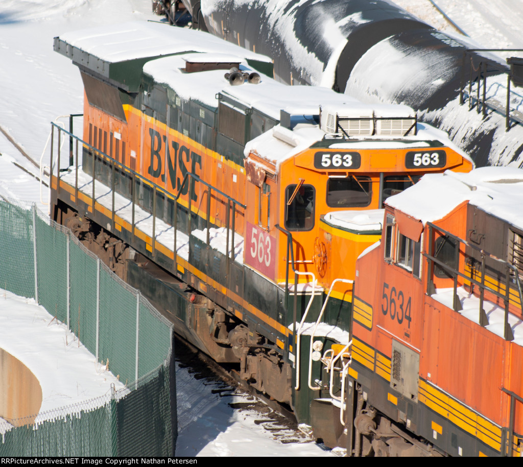 BNSF 563